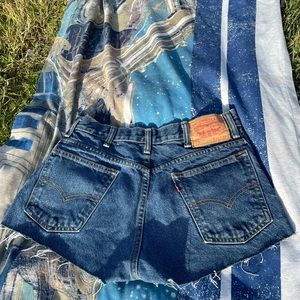 mid-rise cutoff Levi Jean shorts